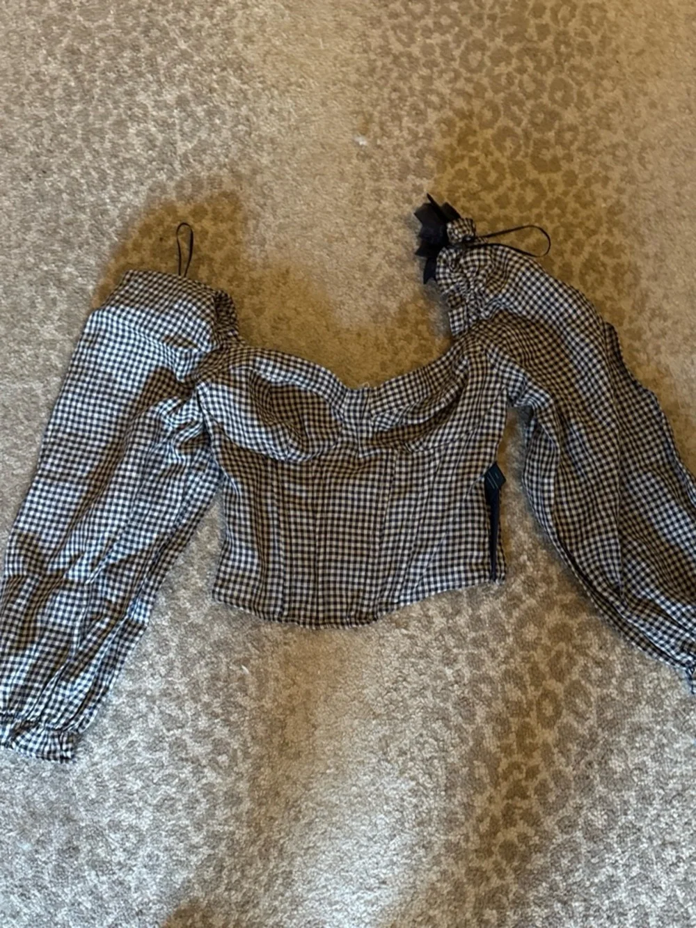 Astr Gingham Black and White Puff Sleeve Crop Blouse